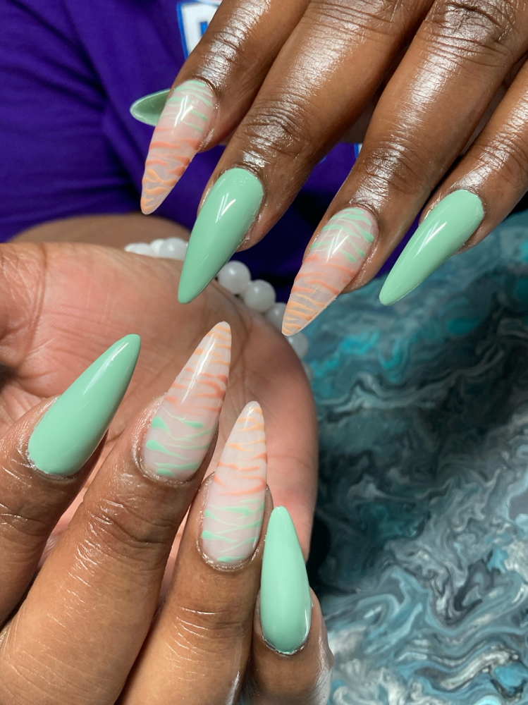 Effortless Expression – Four Nails