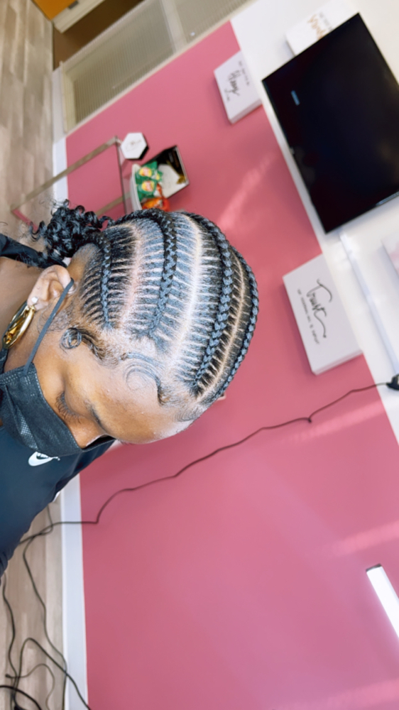 6 stitch Braids at Terrilashae in Chicago, IL