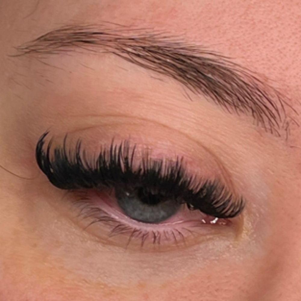 Lash Fill In at Moon Ivy Beauty in Warner Robins, GA