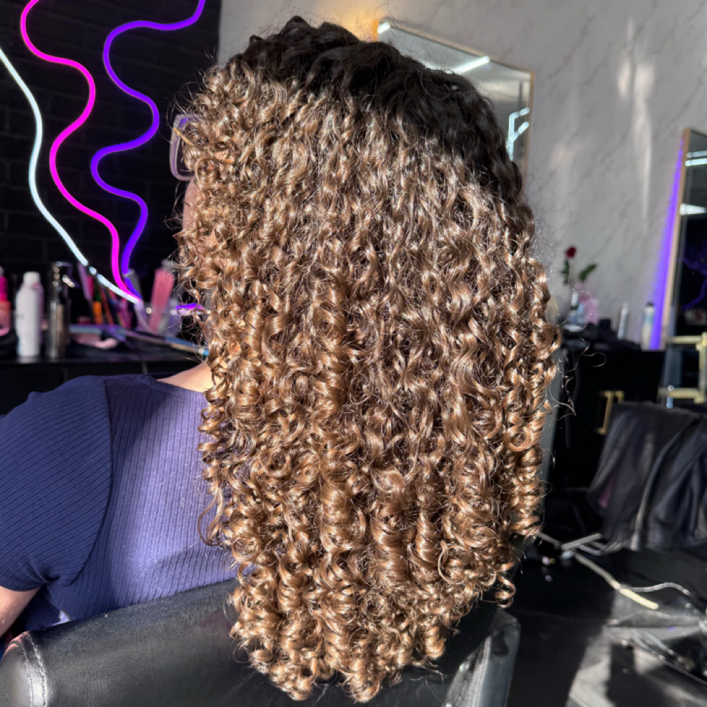 curly cut & style at Thaiz Hair in Lakeland, FL