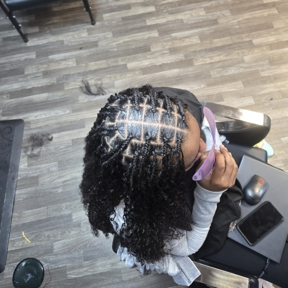 Miracle Knots at Box'd Up Boutique in Canton, OH