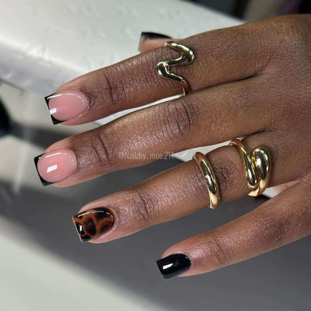 Gel on natural nail, minimal design at beyondd.polishedd in Jonesboro, IL