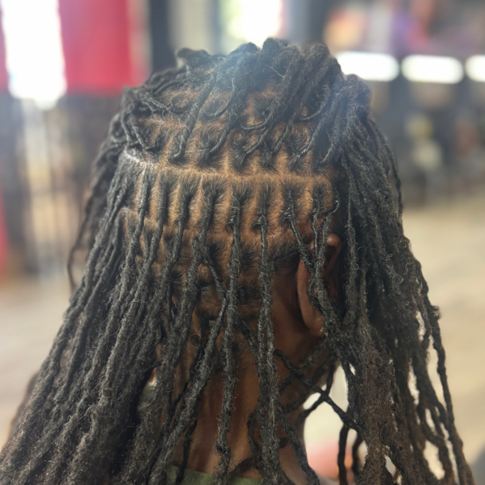 Locs( Retwist Only ) at LocNLashOut in Memphis, TN