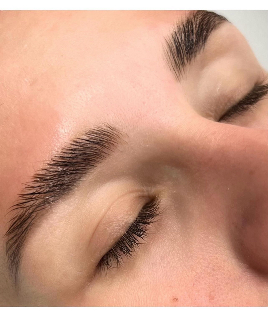 Brow Lamination With Wax