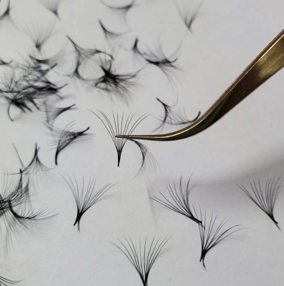 Volume/Mega with 40% Lashes