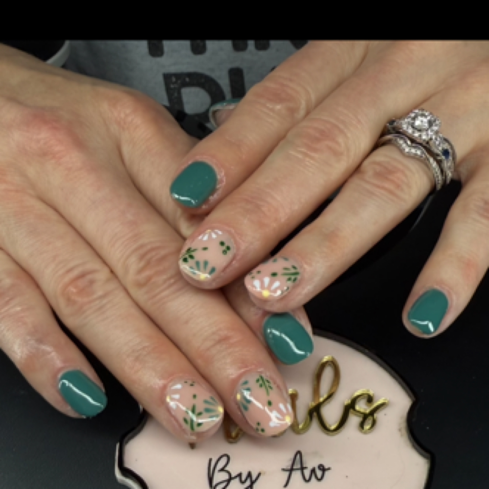 structure gel/builder gel with art at art by ava nail artistry in Akron, OH