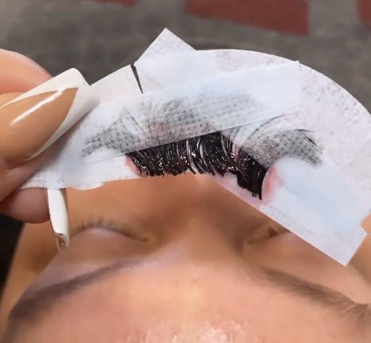 Lash Removal