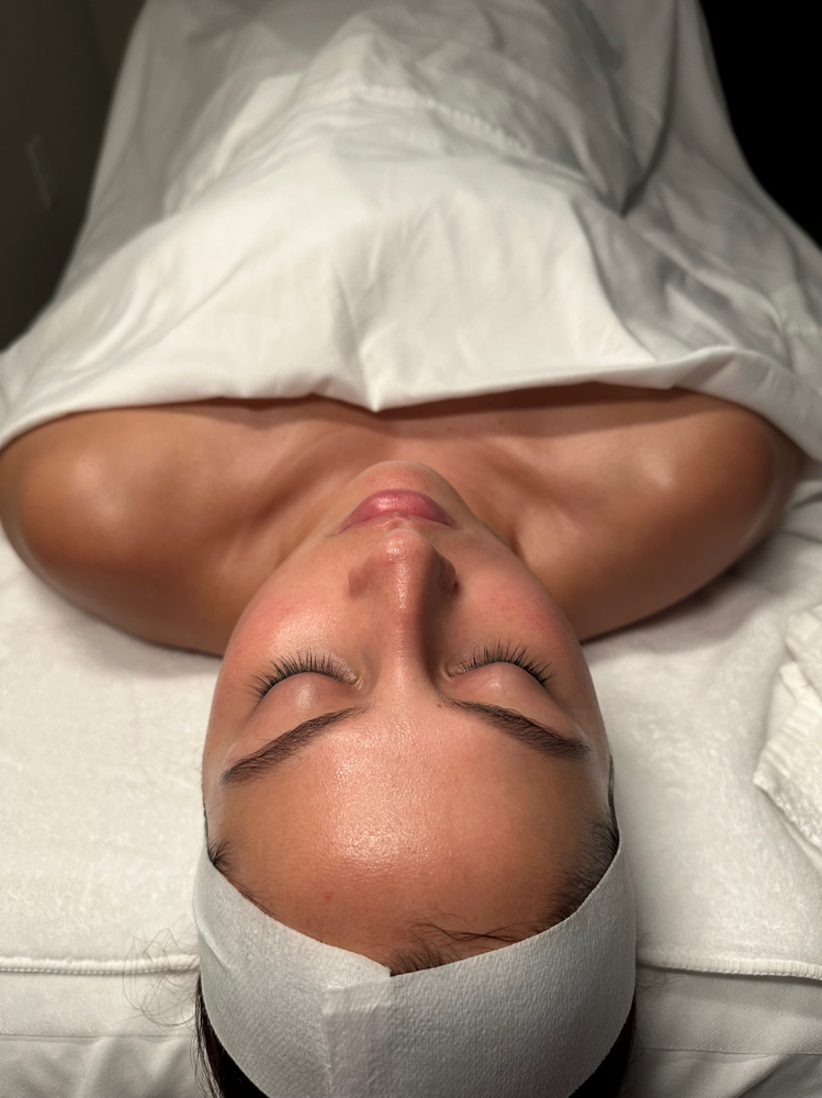 Seasonal-Vitamin C Glow Facial