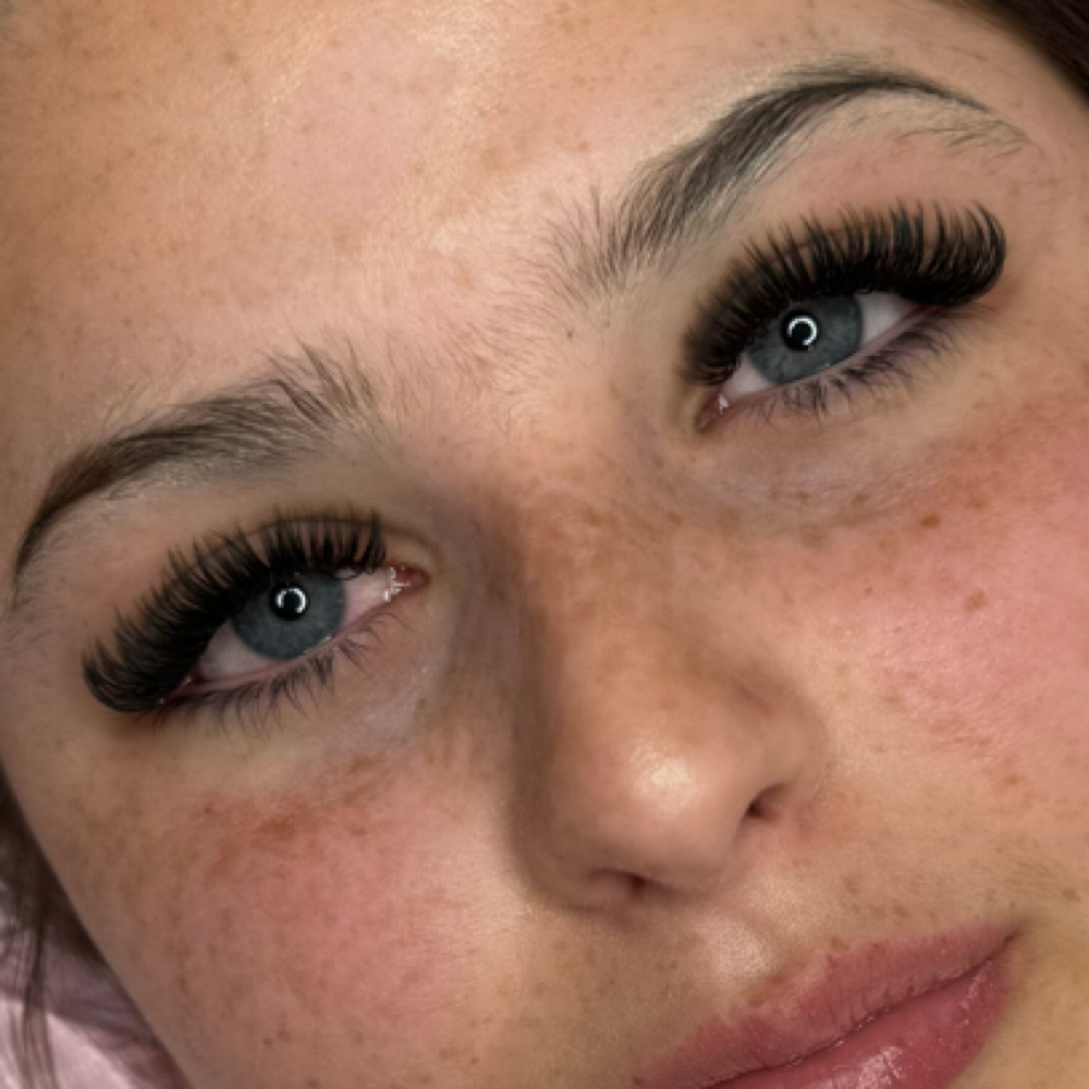 Full Glamour at Jacynda’s Beauty Haven in Rockford, IL