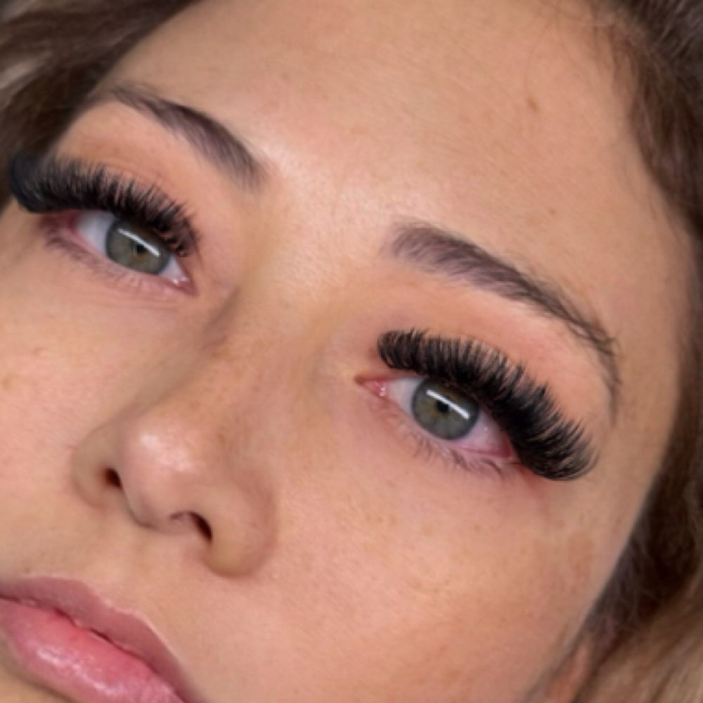 1 week lash fill in at Jalyn Smith in Manchester, KY