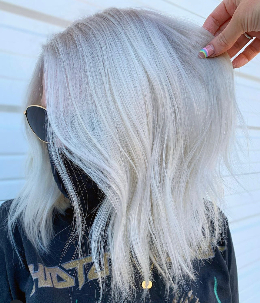 On Scalp Platinum Root Touch Up