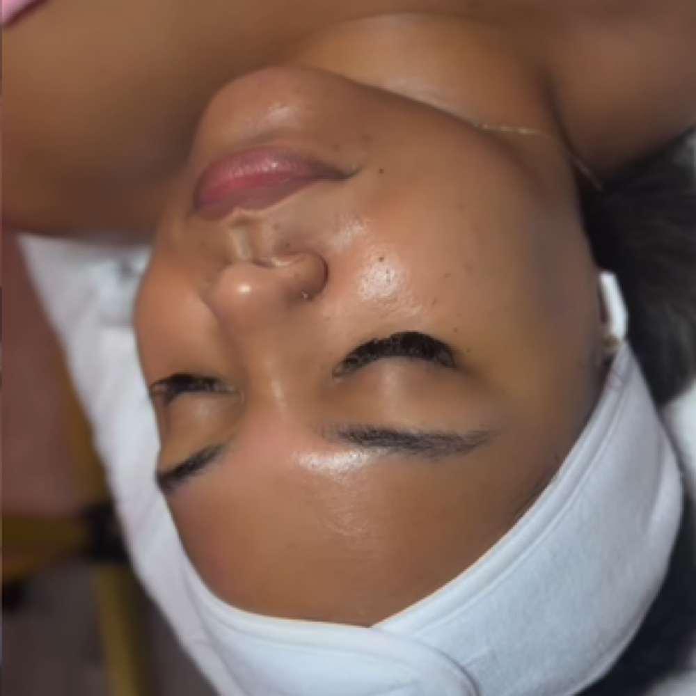 𝙁𝘼𝘾𝙄𝘼𝙇 𝘼𝘿𝘿 𝙊𝙉𝙎 at Mckenzie Artistry in Norfolk, VA