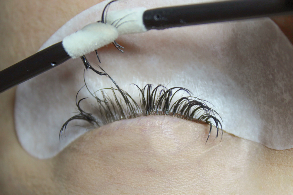 Lash Removal