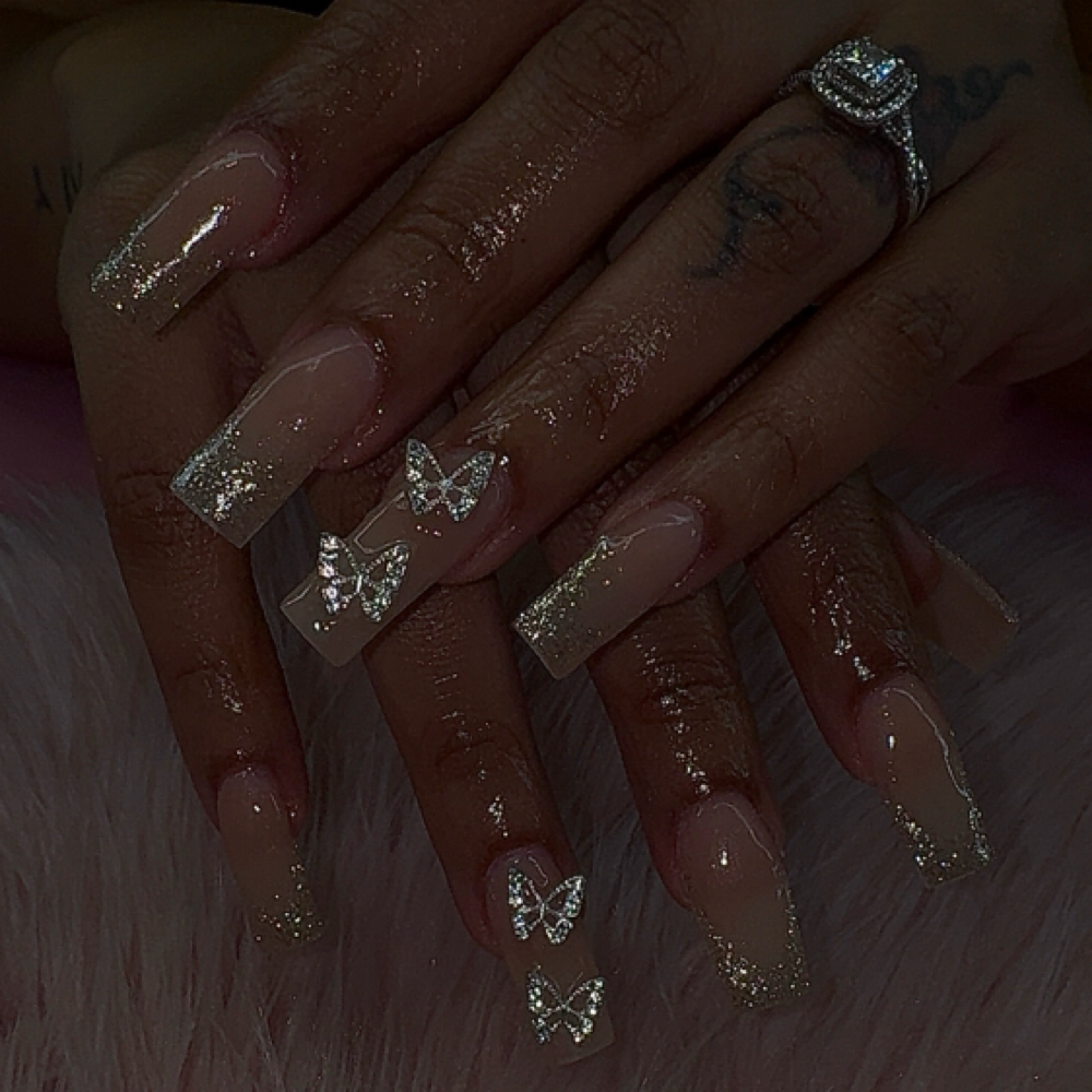 Long Nail Set w/ Design at DiamondKnails in Memphis, TN