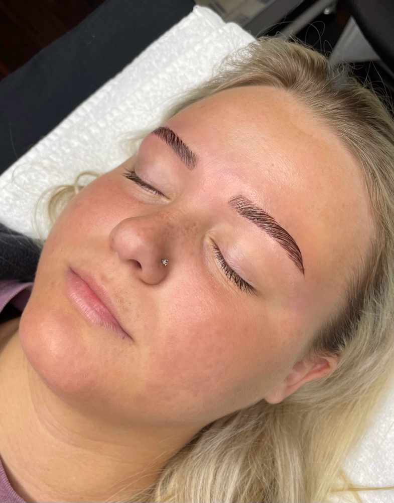 Mother’s Day Deluxe Brow Lamination