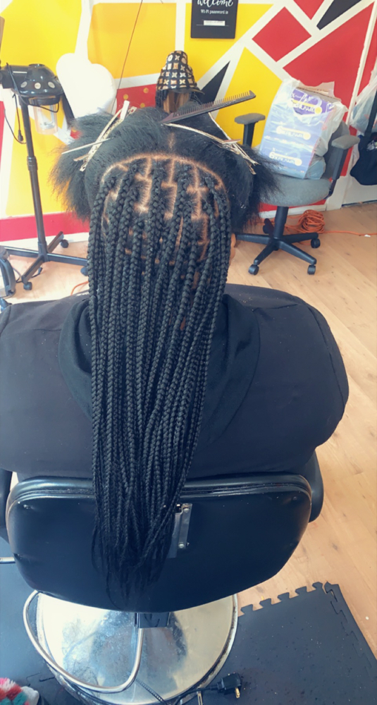 (M) 30” Knotless w/ Hair