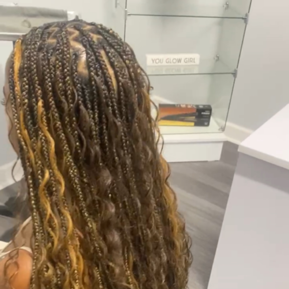 Small Bohemian Knotless at Cue Hair Spa in Indianapolis, IN