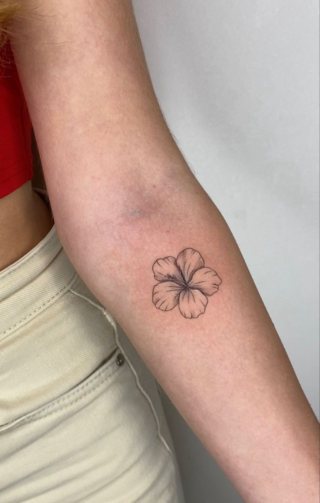 Model- Fine Line Tatoo