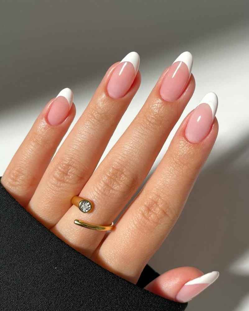 FRENCH NAILS DESIGN