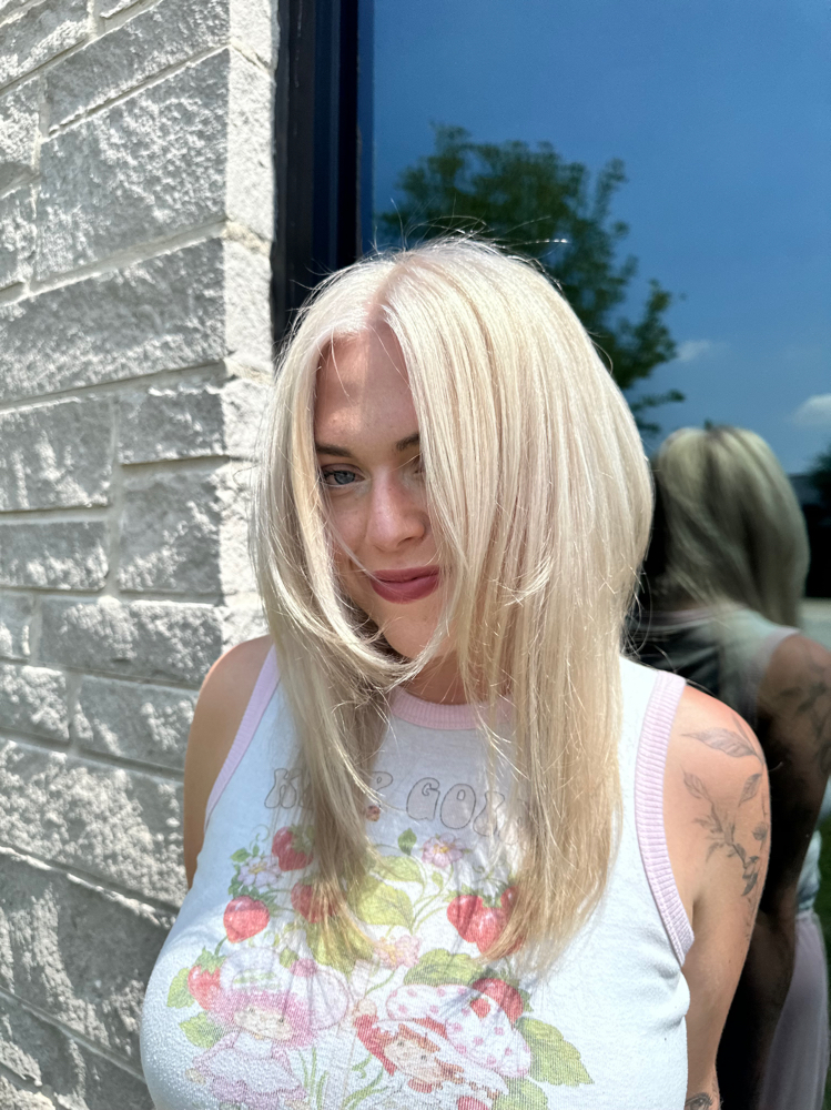 Mel Custom Blonding Services at The Luminescent Collective in Fort Worth, TX