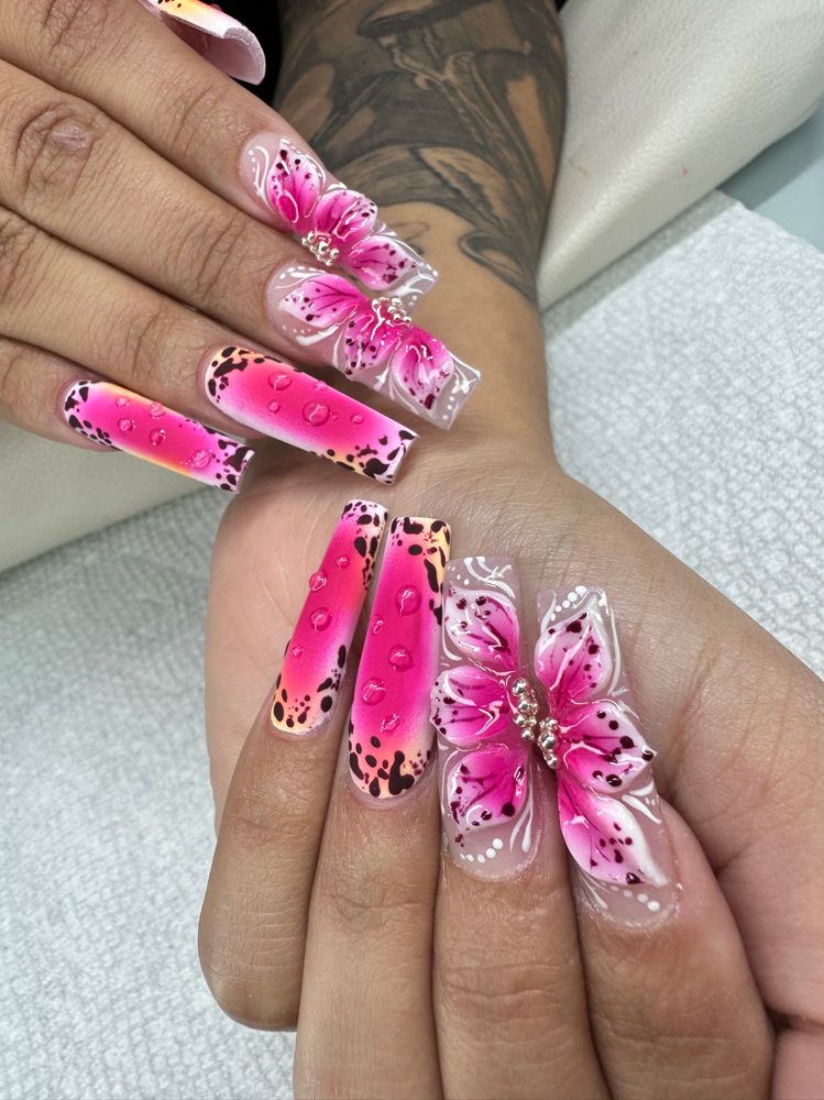 Refill W/ Paint Design Tier 2 ✨ at Thee Nail Lab LLC in Manchester, CT