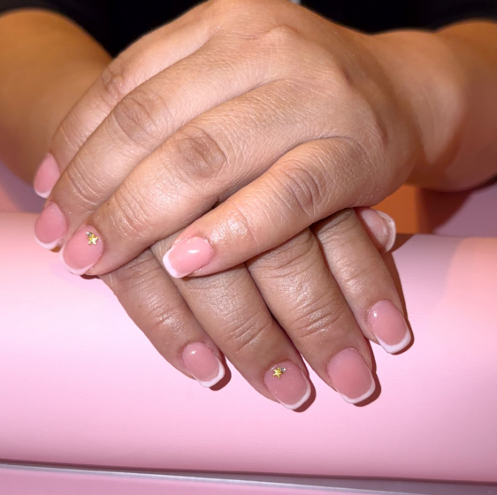 Minimal Nail Art at Xo, Lu in Clyde, OH