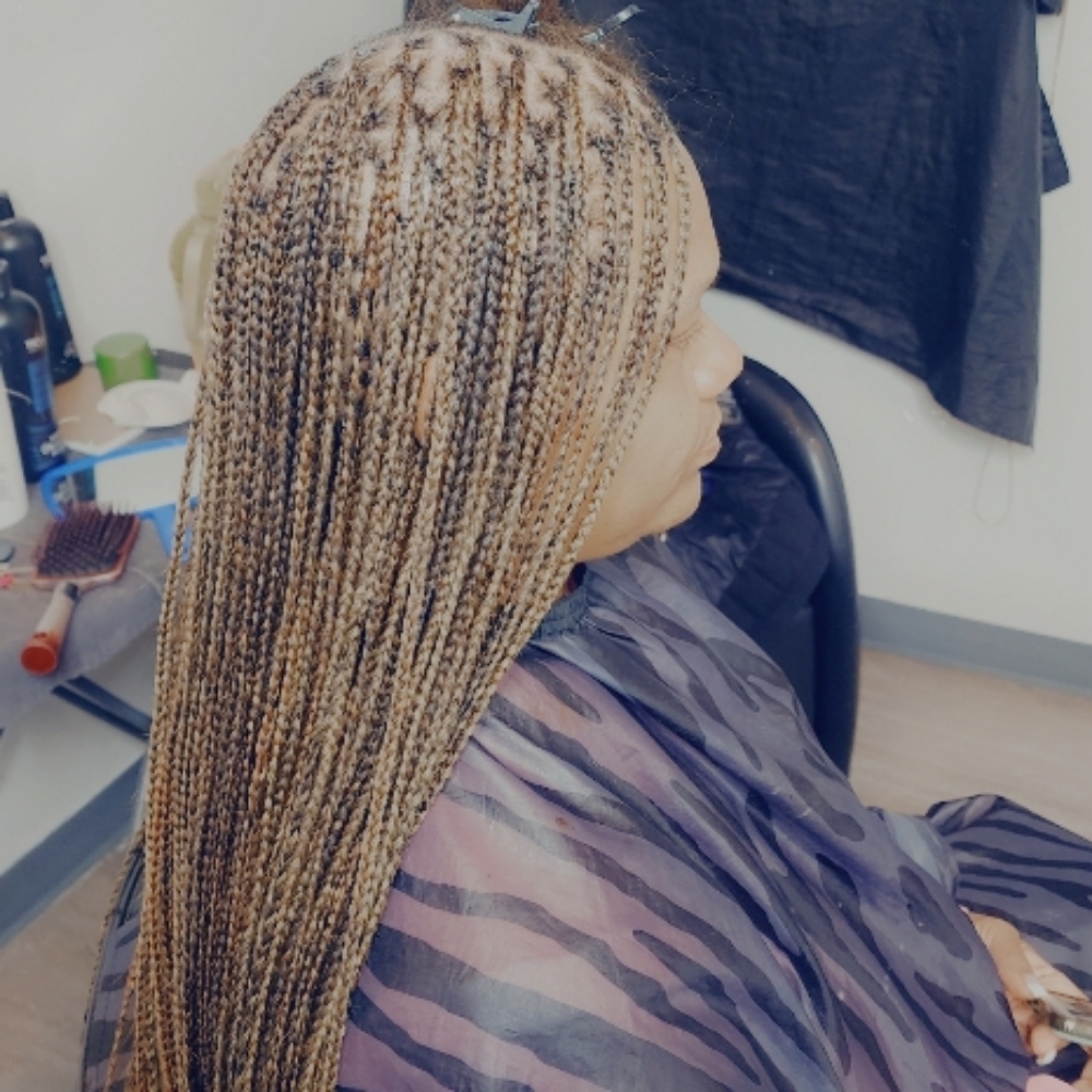 Extra Small Knotless at LG Stylez LLC in Fraser, MI