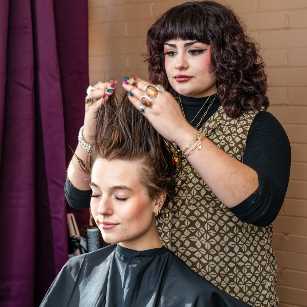 Aromatherapy Treatment+Haircut