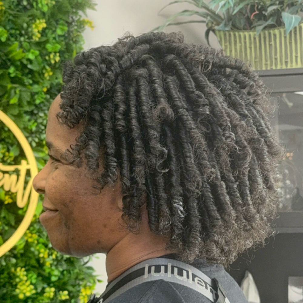 Flexi Rod Set at Mane In The Mirror Salon in Charlotte, NC