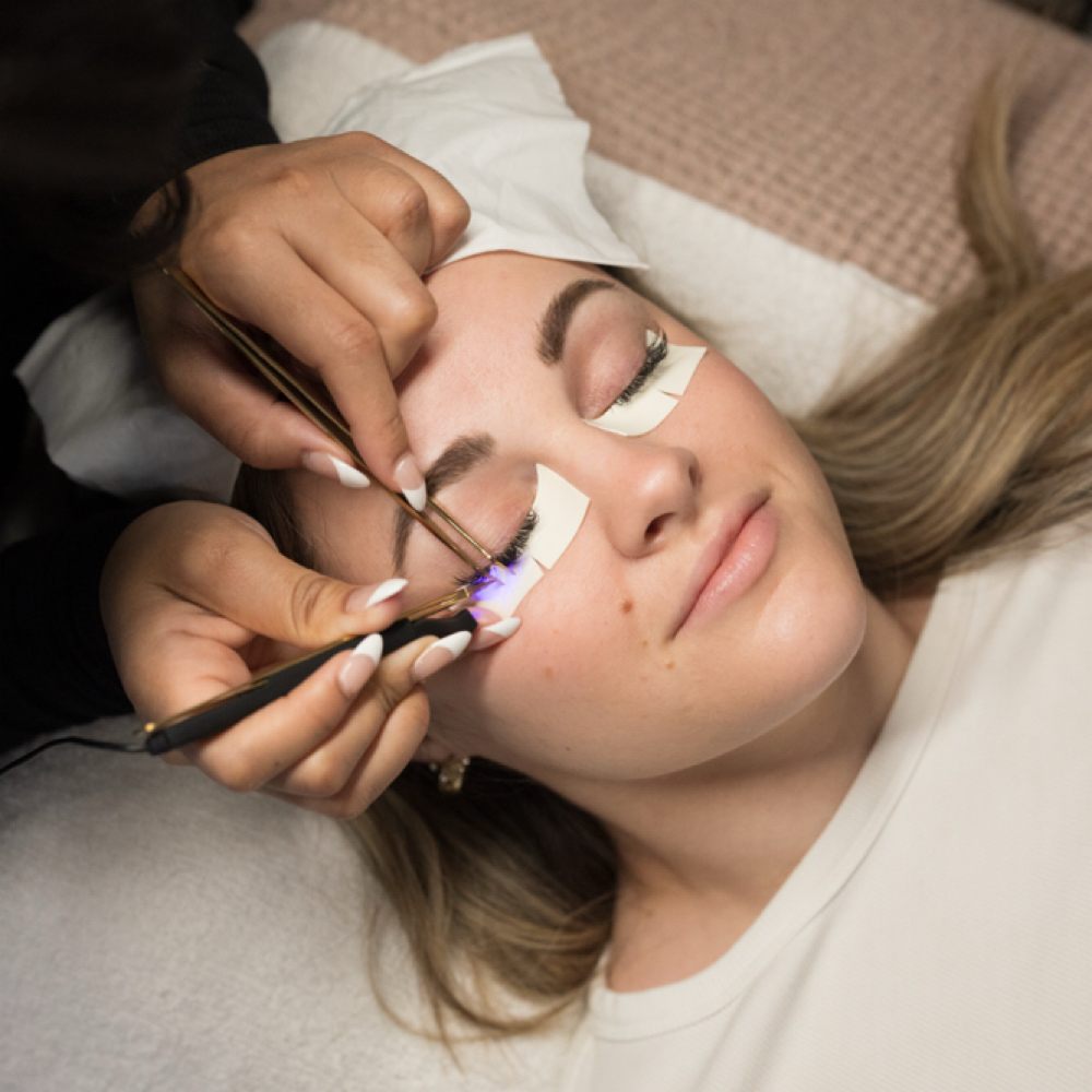LED Classic Fullset at AVELLA BEAUTY in Phoenix, AZ