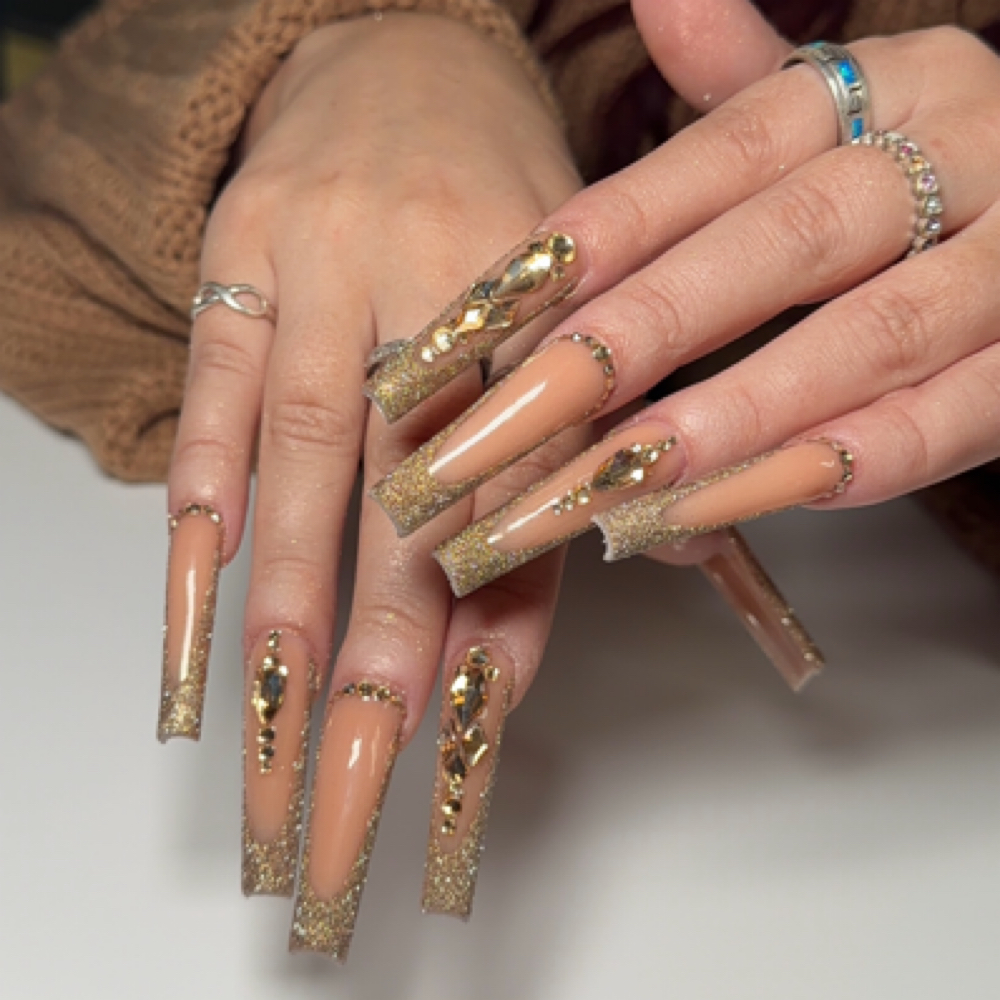 Tier 4 at MarielBeautyStudio in Garfield, NJ