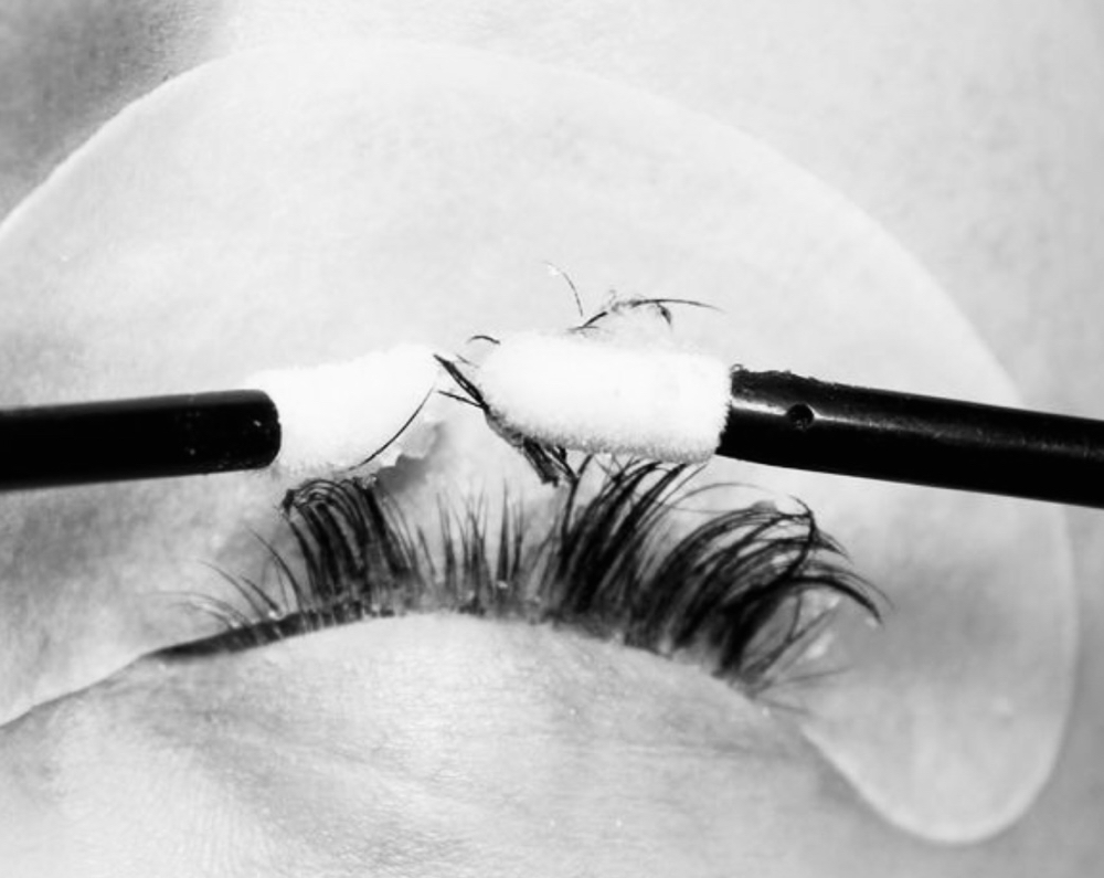 Lash Removal