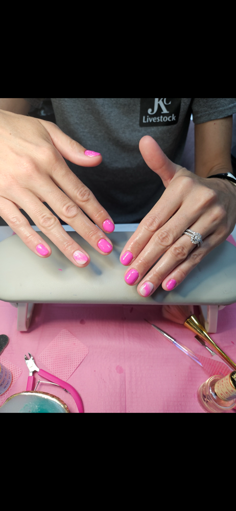 Manicure w/Gel