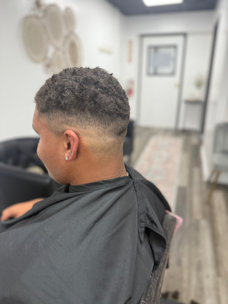 Mens Haircut at Locks N Lemmons in Johnstown, CO