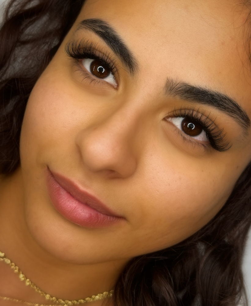 Full Set Of Lash Extensions