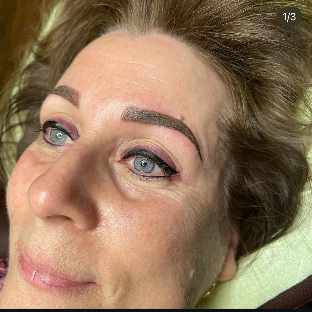 Cat Eye Wedge Eyeliner