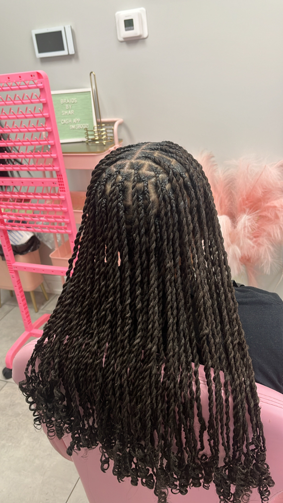 Smedium Island Twist MidBack at Luxuryybraidsbyshar in Homewood, IL