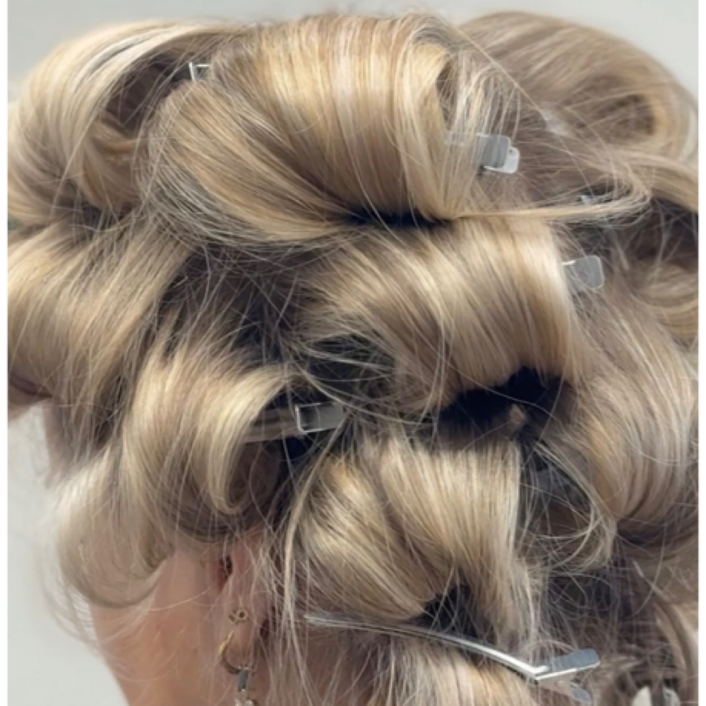 Blowout (with Extenions) at Beautybybrooklyn6 in Sarasota, FL