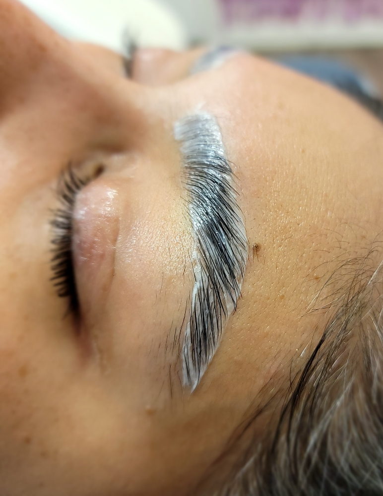 Brow Lamination With Shaping