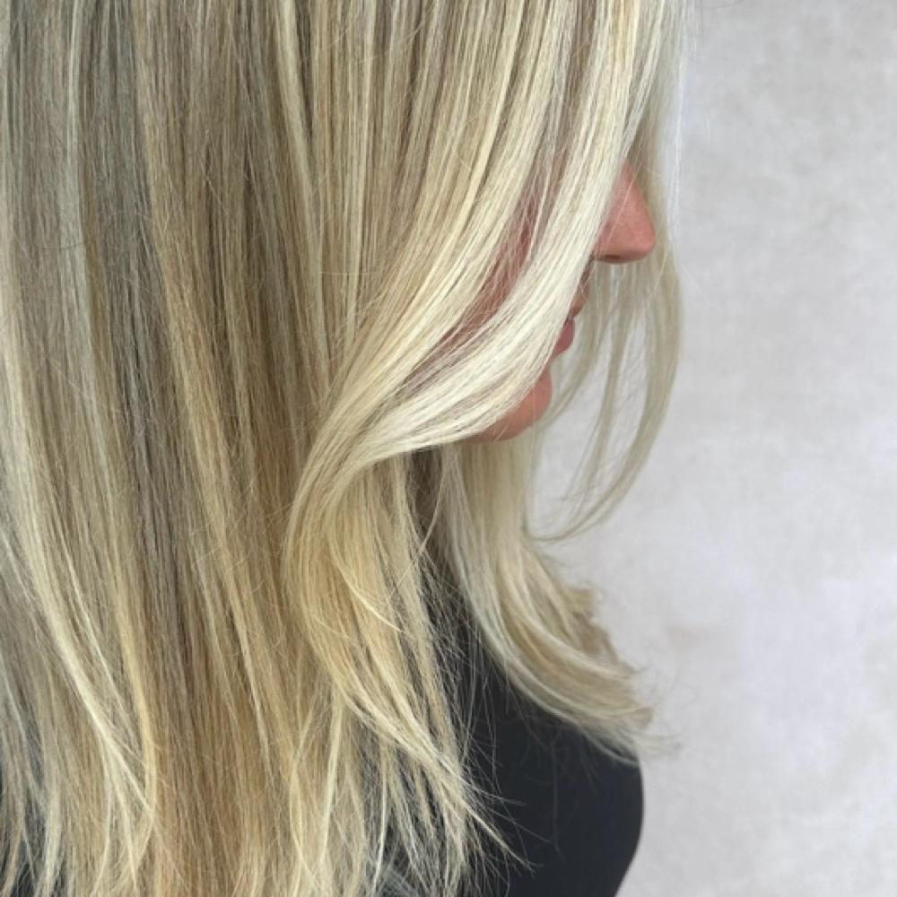 Face Frame Highlight at Chloe Bess Hair in Maryville, TN