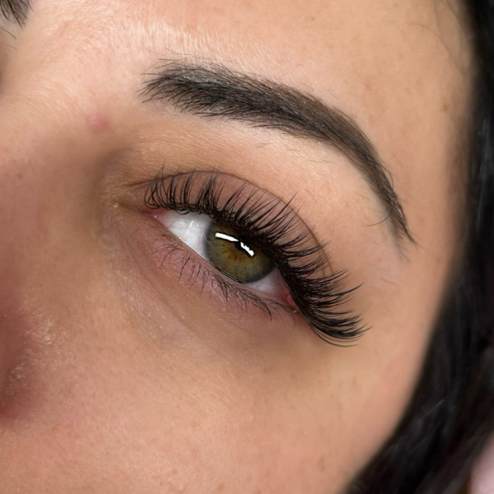 “The Single Petal” (classic lashes) at Roze Glow Studios in Normal, IL