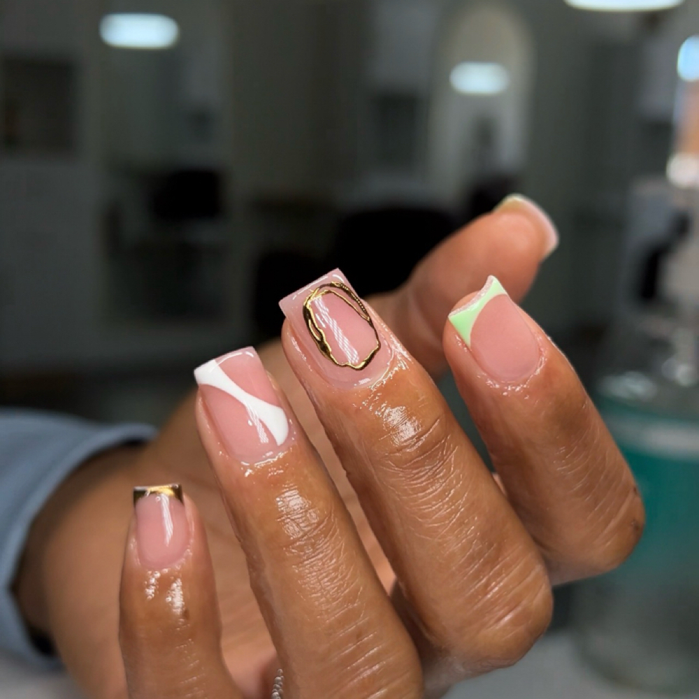 Medium Design at Rubiiglownails in North Carolina, NC