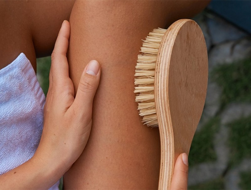 Dry Brushing with Cream Masque