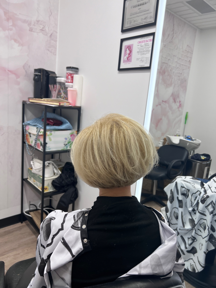 2 Woman Hair Cut