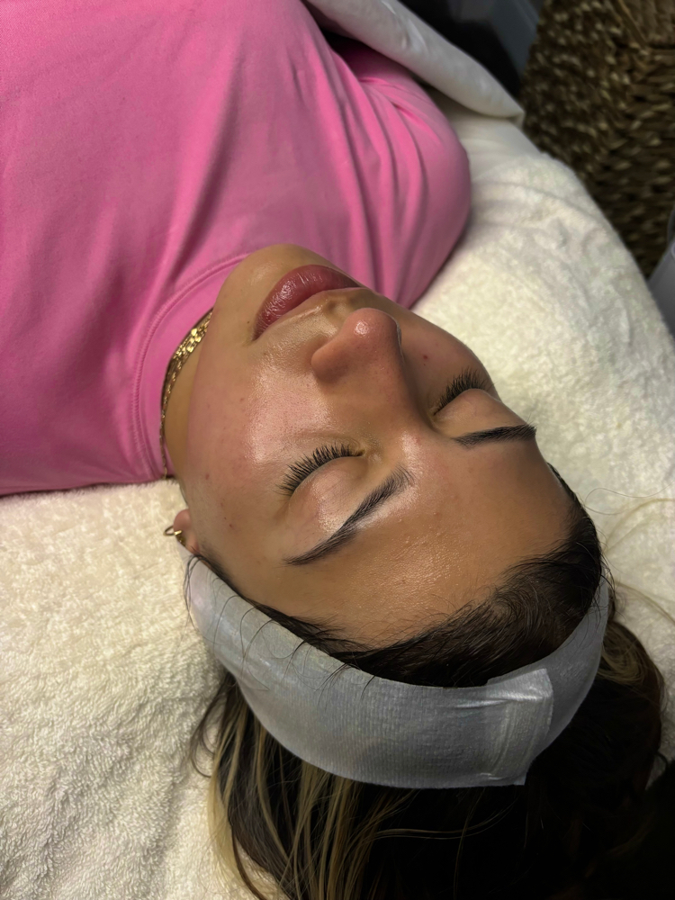 The Luxe Facial