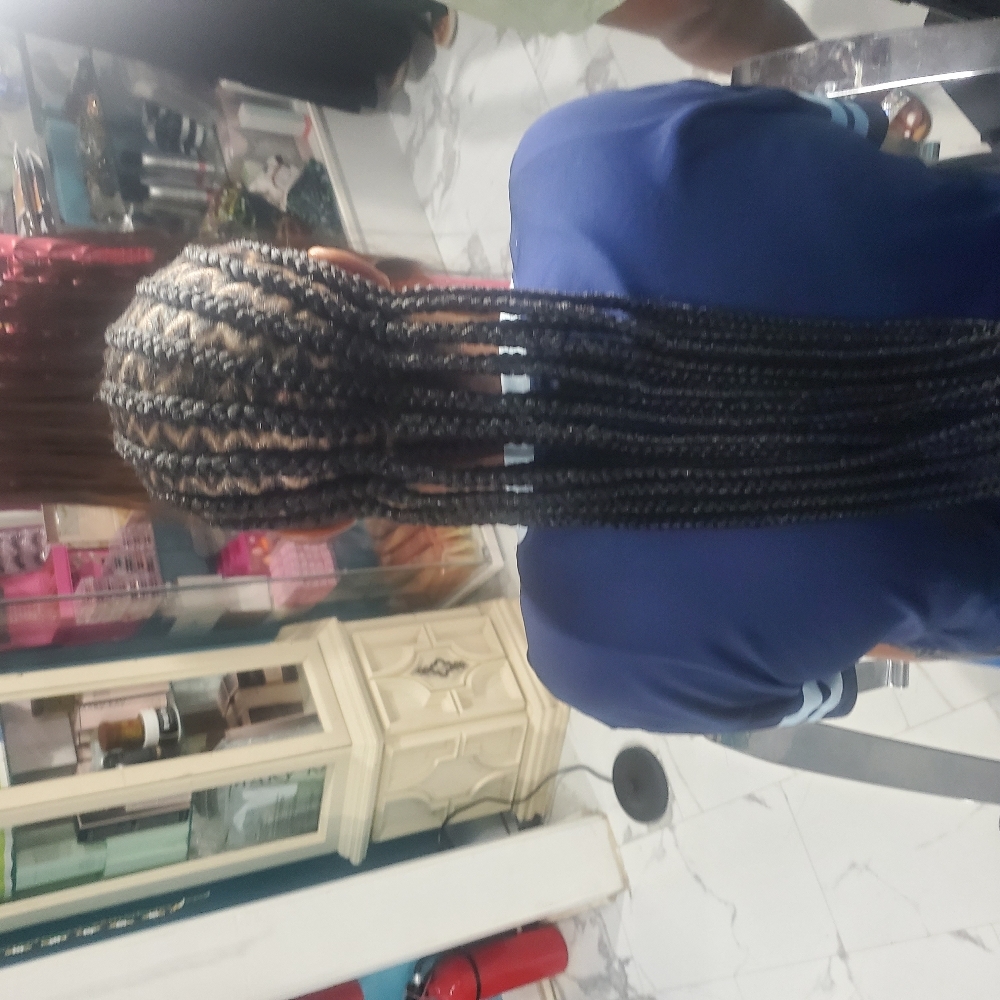 Zigzag Conrow at Djina  Braiding in Grand Prairie, TX