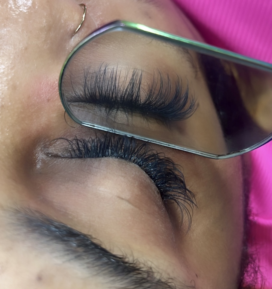 Mega Hybrid Wispy Set at Kamil Cajmonet Beauty Bar in Norfolk, VA