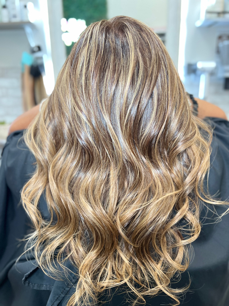 Full Highlights/Mechas Rayitos . at VOCÊ  BEAUTY  SALON in Northridge, CA