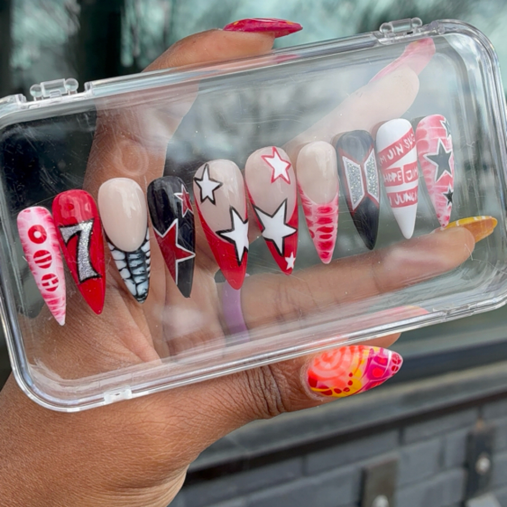 PRESS-ON NAILS at LuxHERy XPress-Ons in Cincinnati, OH