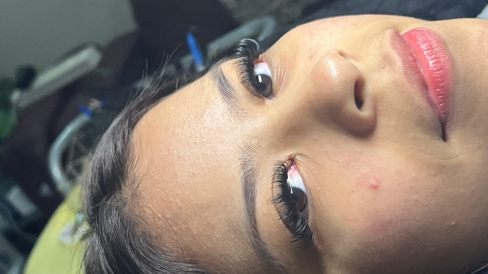 Lash Removal